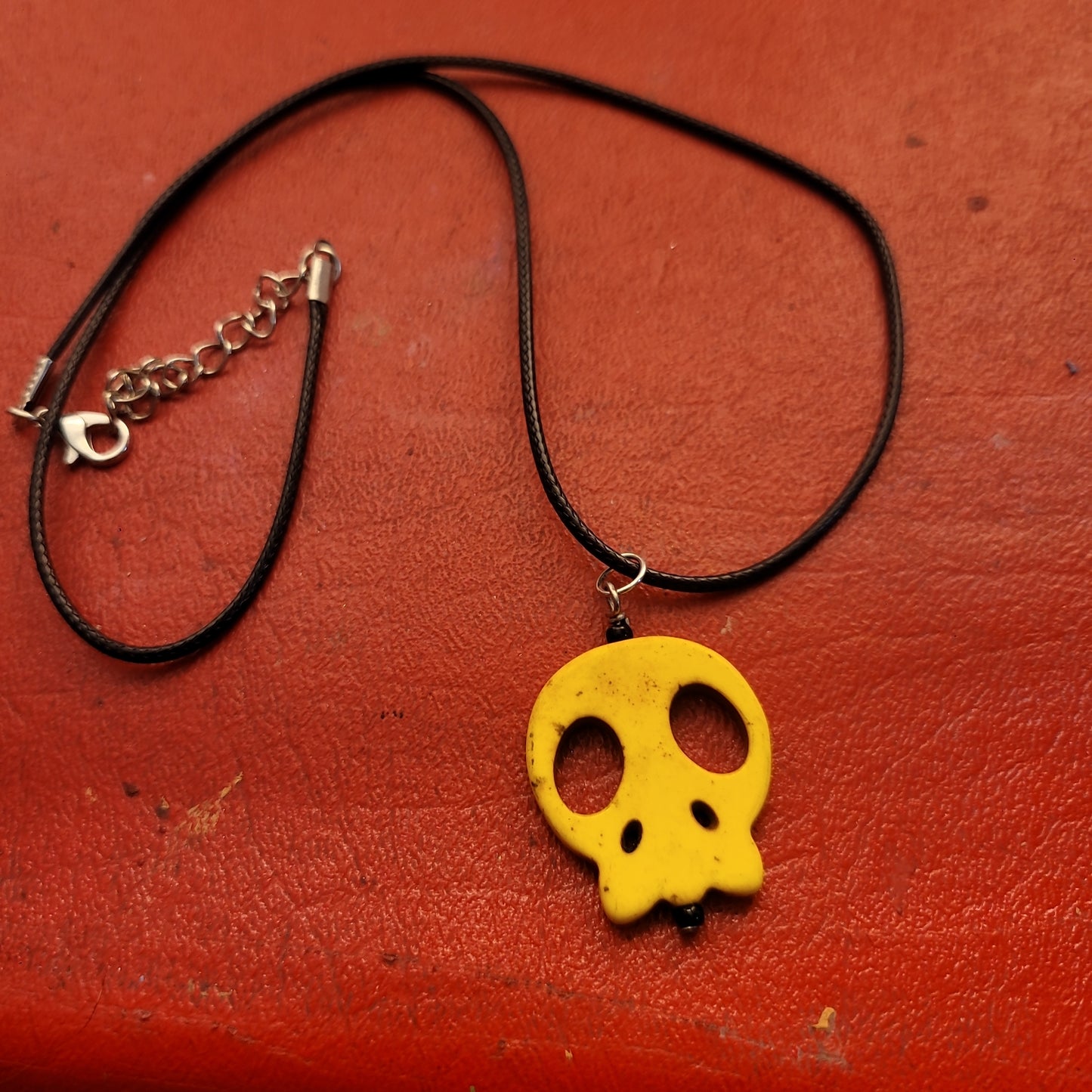 Skull Necklace Yellow